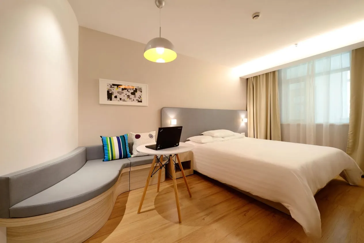 Luxuriöse Hotellounge mit stilvoller Einrichtung in Wien